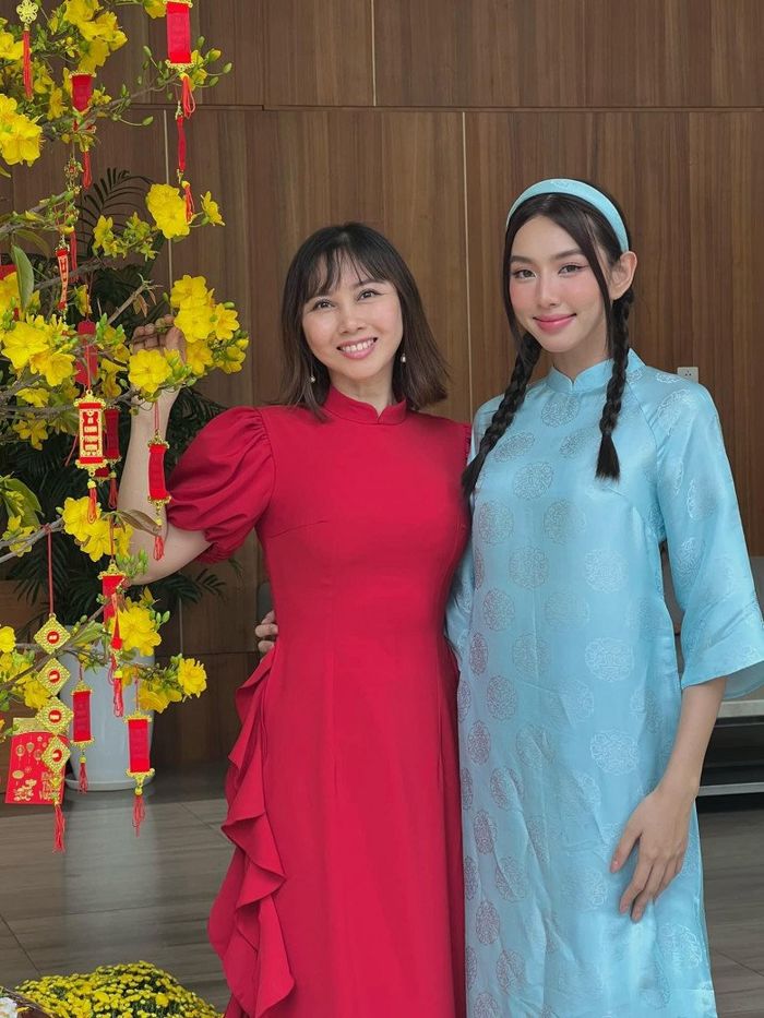 Mỹ nhân Việt khoe mẹ ruột dịp Tết: Thùy Tiên và thân mẫu như chị em