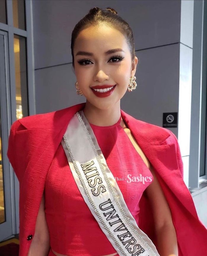 Ngọc Châu đẹp chanh sả qua tay ê-kíp Miss Universe