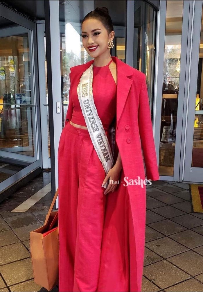 Ngọc Châu đẹp chanh sả qua tay ê-kíp Miss Universe