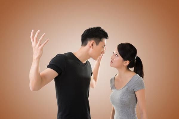 Những điều phụ nữ tuyệt đối không làm khi cãi nhau với chồng