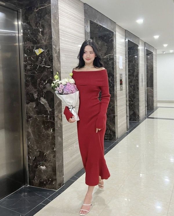 Những mẫu váy liền thân đẹp chị em nên chốt đơn ngay dịp Tết này