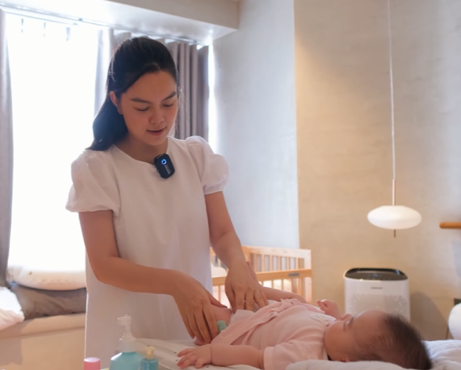 Phạm Quỳnh Anh đầu tư phòng ngủ xịn cho con gái út