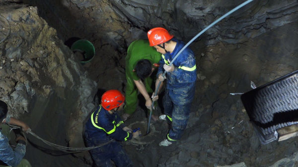 Sau 21 ngày mắc kẹt trong ống bê tông, bé trai đã được tìm thấy