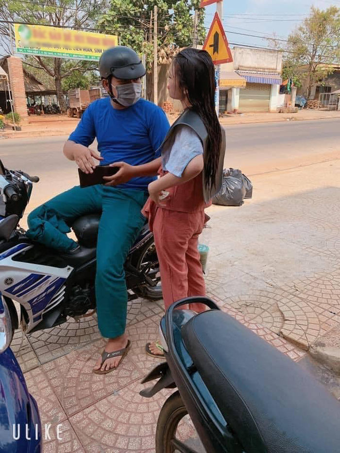 Thấp thỏm mong chờ, cam chịu chờ đợi,... hình ảnh của anh em ngày Tết