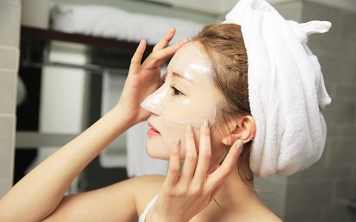 Thói quen đắp mặt nạ làm da tổn hại: Đắp mỗi ngày, chưa làm sạch da