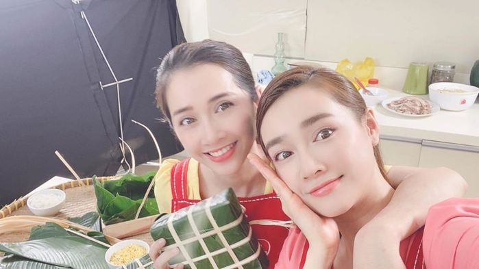 Thời trang đón Tết của chị em Nhã Phương: Có năm mặc đồ Ê-đê