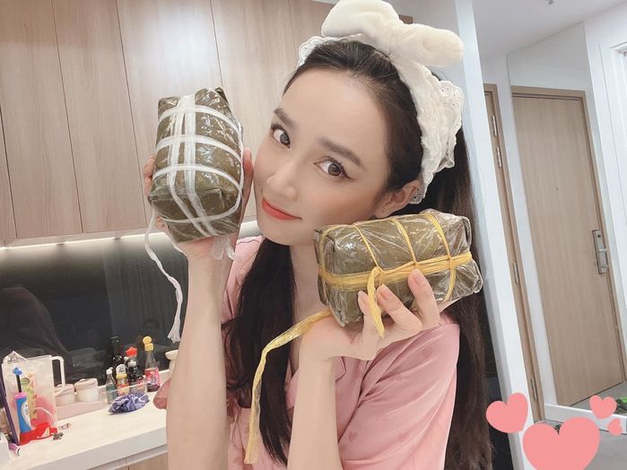 Thời trang đón Tết của chị em Nhã Phương: Có năm mặc đồ Ê-đê