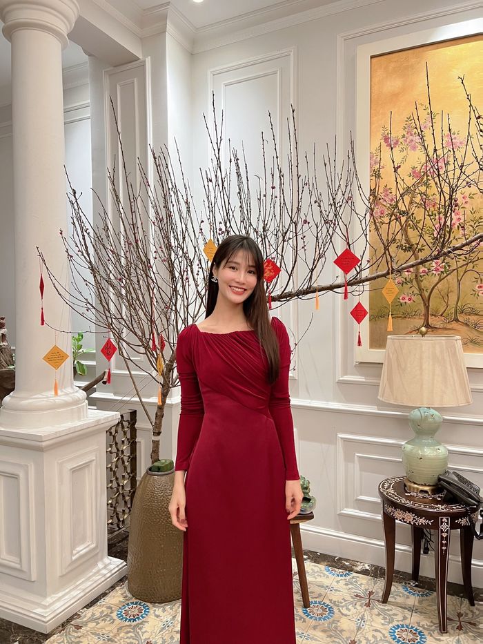 Thời trang du xuân của các cặp đôi sao Việt: Áo dài lên ngôi