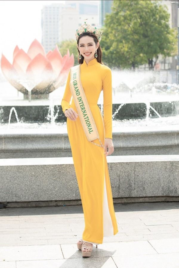 Thùy Tiên diện trang phục truyền thống: Mặc hanbok xịn như gái Hàn