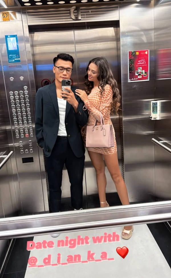 Vợ Bùi Tiến Dũng trốn con bay ra Hà Nội để tạo bất ngờ cho chồng