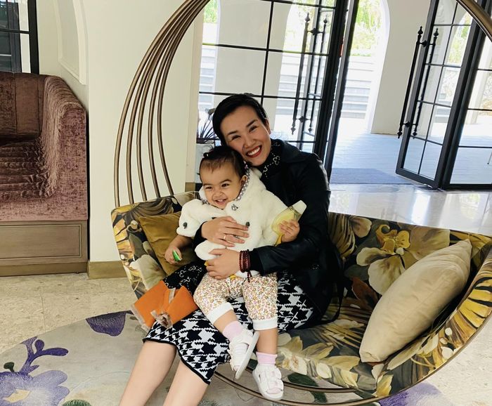Võ Hạ Trâm khoe con gái có mái tóc dài: Fan khen xinh như công chúa