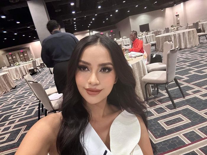 Vừa nhập cuộc Miss Universe, Ngọc Châu đã làm cô giáo dạy tiếng Việt