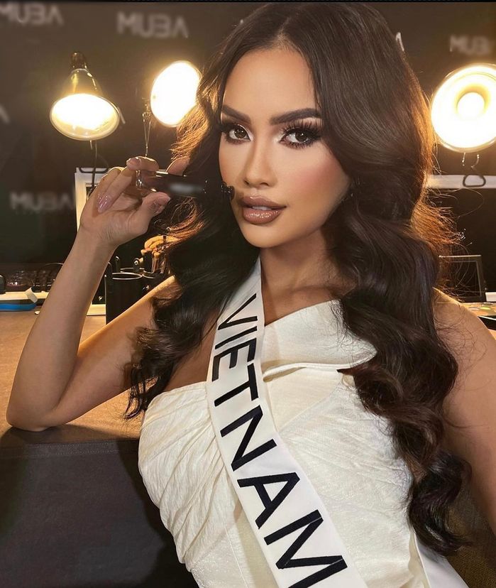 Vừa nhập cuộc Miss Universe, Ngọc Châu đã làm cô giáo dạy tiếng Việt