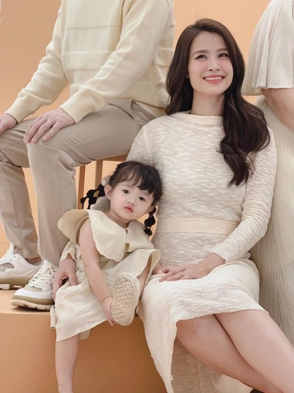 Đông Nhi vướng nghi vấn mang thai lần 2 sau 2 năm sinh con. (Ảnh: FB Đông Nhi) Đông Nhi vướng nghi vấn mang thai lần 2 sau 2 năm sinh con. (Ảnh: FB Đông Nhi) - Tin sao Viet - Tin tuc sao Viet - Scandal sao Viet - Tin tuc cua Sao - Tin cua Sao