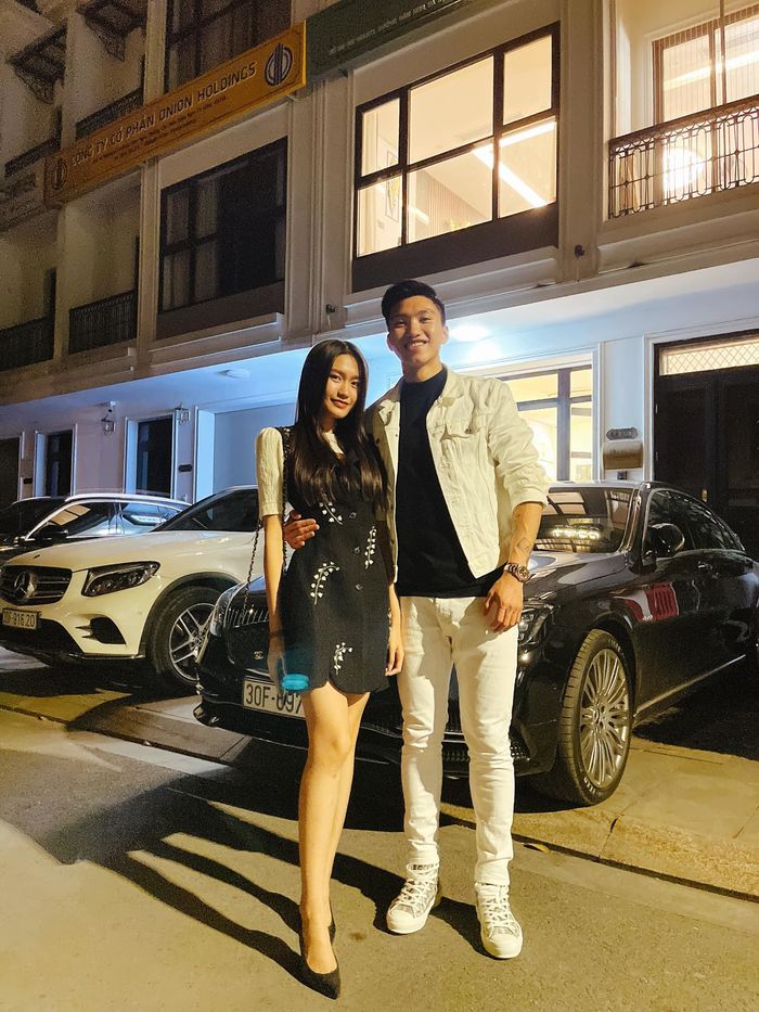 Là cầu thủ nổi tiếng, Văn Hậu vẫn bị Doãn Hải My bơ đẹp khi mới làm