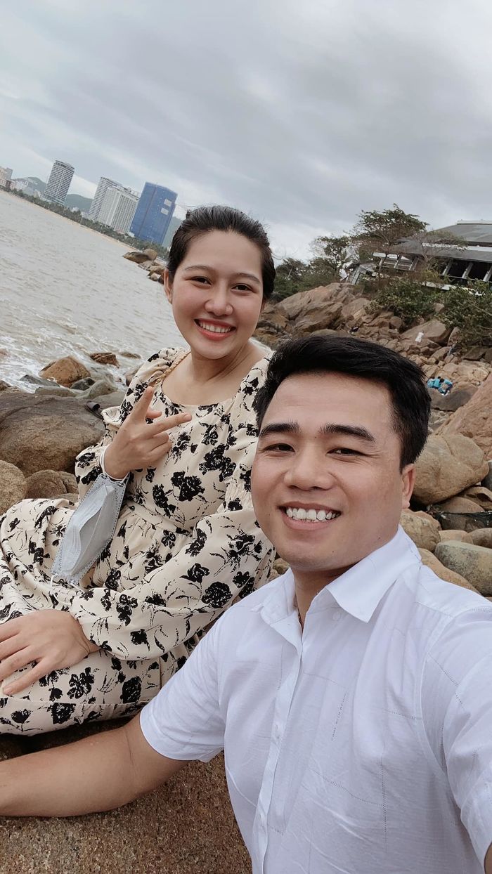 Bị nói giàu mới cưới được vợ, chàng trai không chân đáp trả 