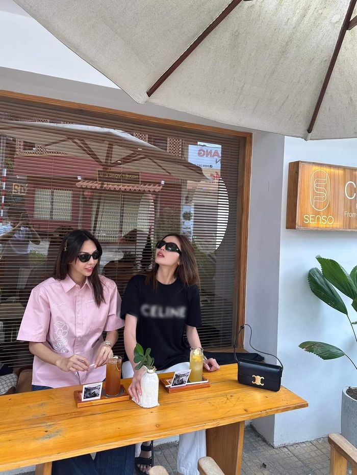 Ảnh hot sao Việt 21/2: Trấn Thành đăng ảnh bên 2 người mẹ
