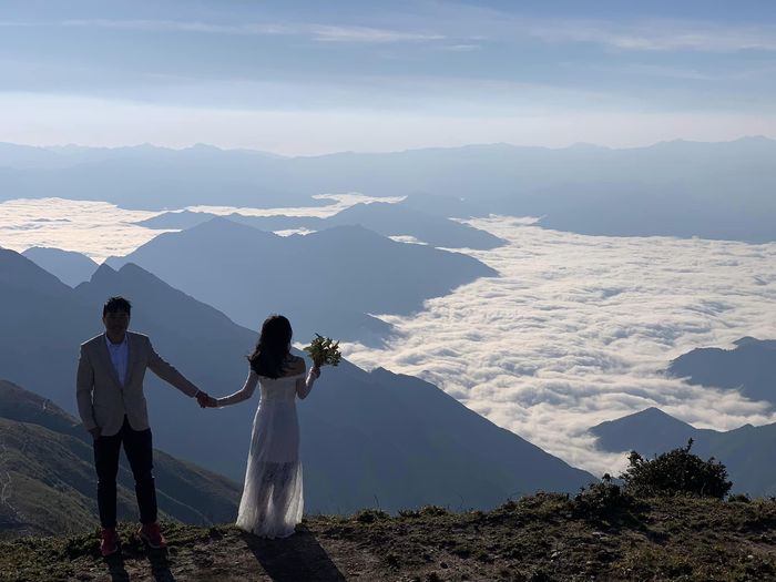 Bộ ảnh cưới chụp trên 12 đỉnh núi của cặp đôi mê trekking