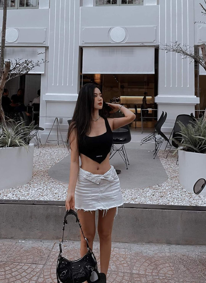 Chiếc túi hot mỹ nhân Việt đua nhau sắm: Tư Nhị có bản 190 triệu