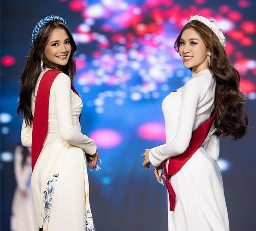 “Độc lạ” Miss Charm: Gọi tên Top 3 bằng vẽ tranh chân dung