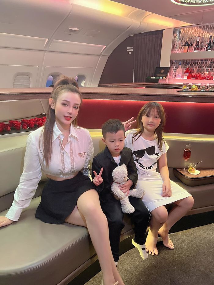 Huyền Baby “nai lưng” làm việc, đáp trả tin đồn chỉ biết ăn chơi