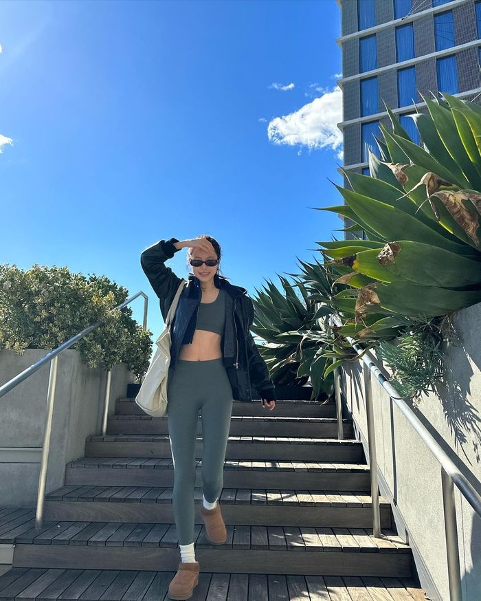Jennie (BLACKPINK) bị Knet réo bắt chước Son Naeun vì quần legging