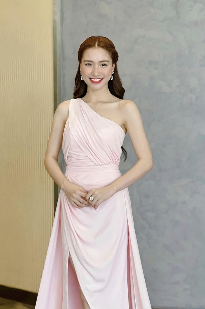 Mỹ nhân Việt ngoan hiền lại có hình xăm chất: Lê Phương gây sốt