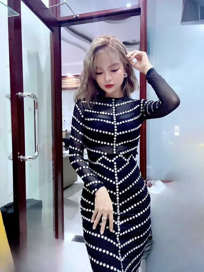 Những lần bà xã Mạc Văn Khoa chơi trội, lấn át cả dàn mỹ nhân Vbiz