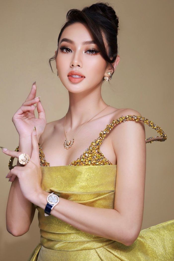 Sao Việt đeo trang sức bằng giá căn hộ lên thảm đỏ: Thùy Tiên dát 3 tỷ