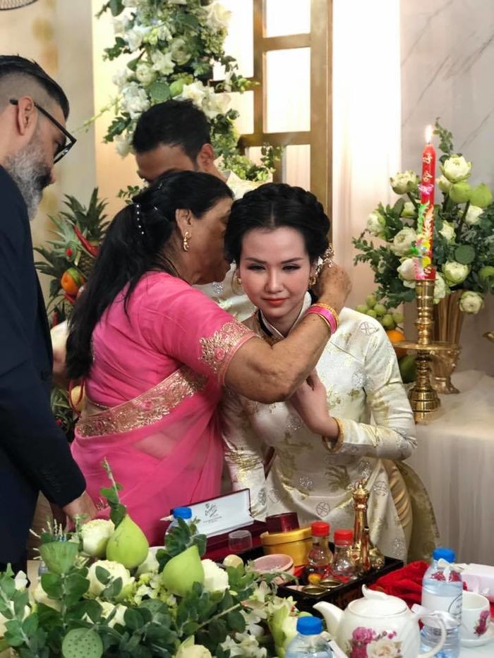 Võ Hạ Trâm sang Ấn Độ thực hiện dự án âm nhạc: Nhà chồng lo chu đáo