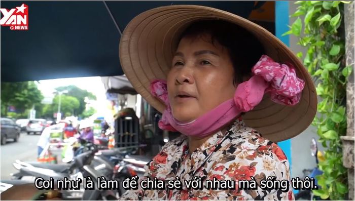 Xe gỏi khô bò ở Sài Gòn siêu đắt hàng, bán vỉa hè vẫn cho con du học