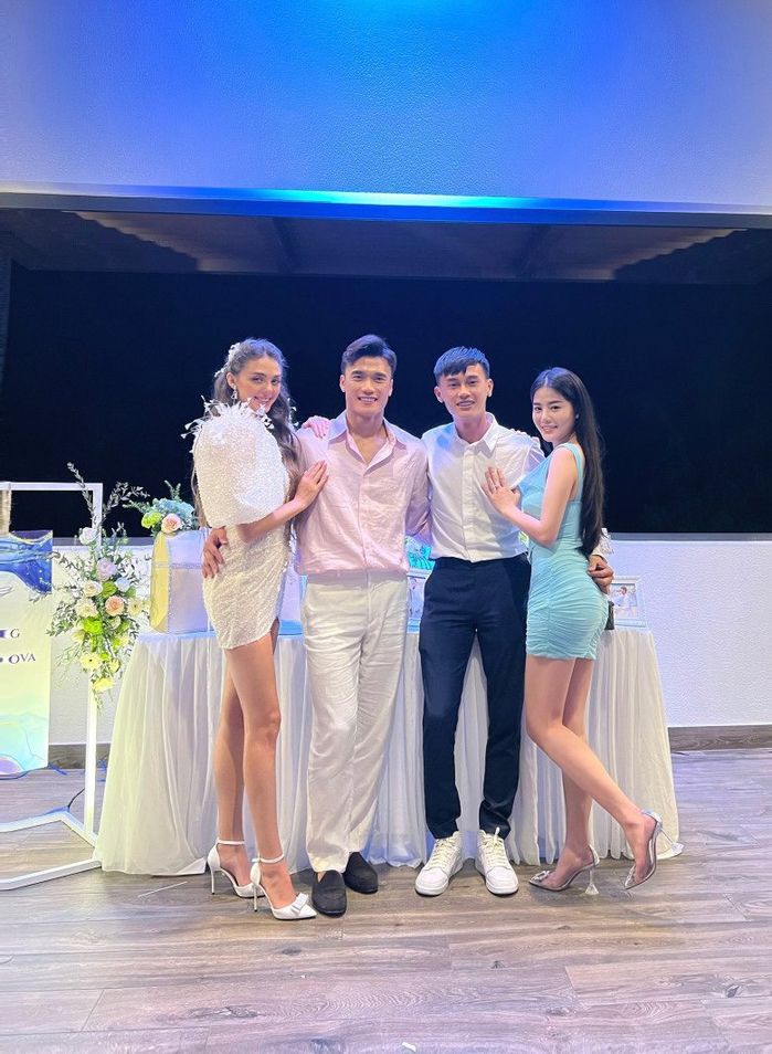 Vợ Bùi Tiến Dũng gặp đối thủ nhan sắc, là tiểu thư quý tộc