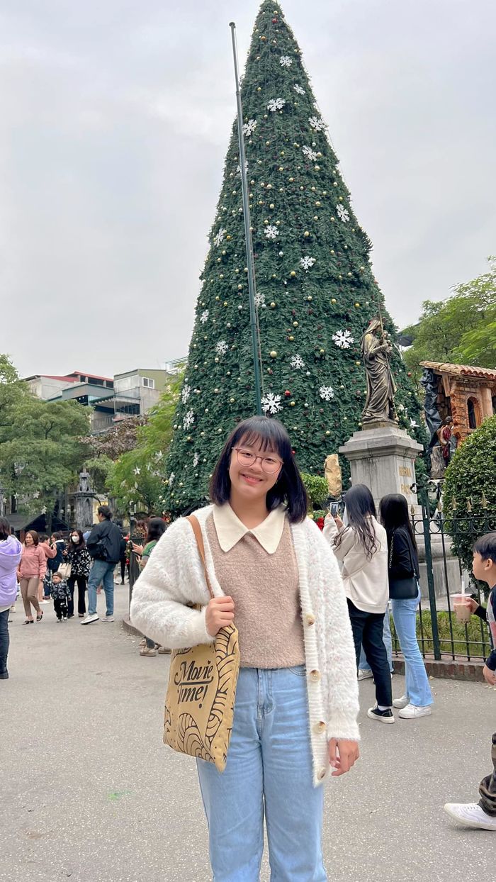 MC Diệp Chi khoe con gái 12 tuổi ham học, đắn đo mỗi khi xin nghỉ học