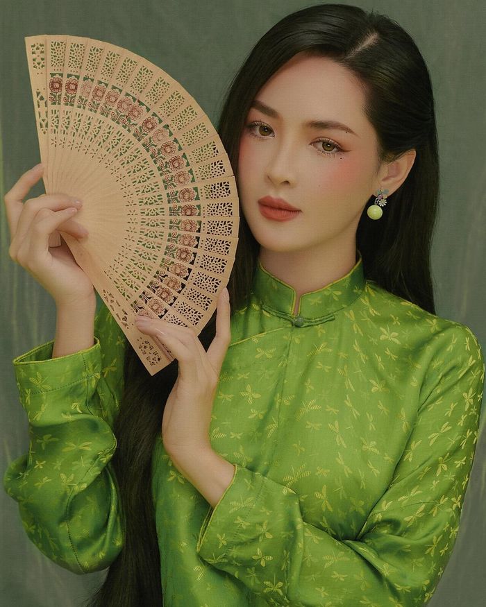 Hot girl thẩm mỹ thành công nhất Việt Nam khoe ảnh thẻ xinh như mộng