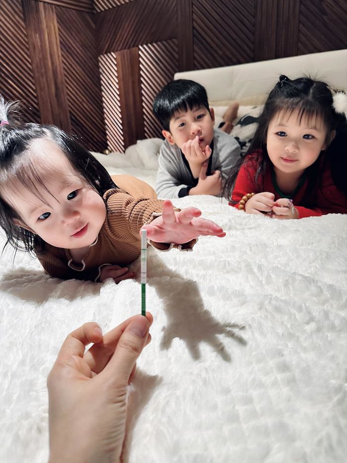 Hot mom Hà Nội U40 đã làm mẹ của 7 nhóc tì: Nhan sắc trẻ trung