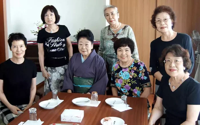 7 bà cụ ở gần nhau suốt 20 năm: Ngày nào cũng tụ tập tám chuyện