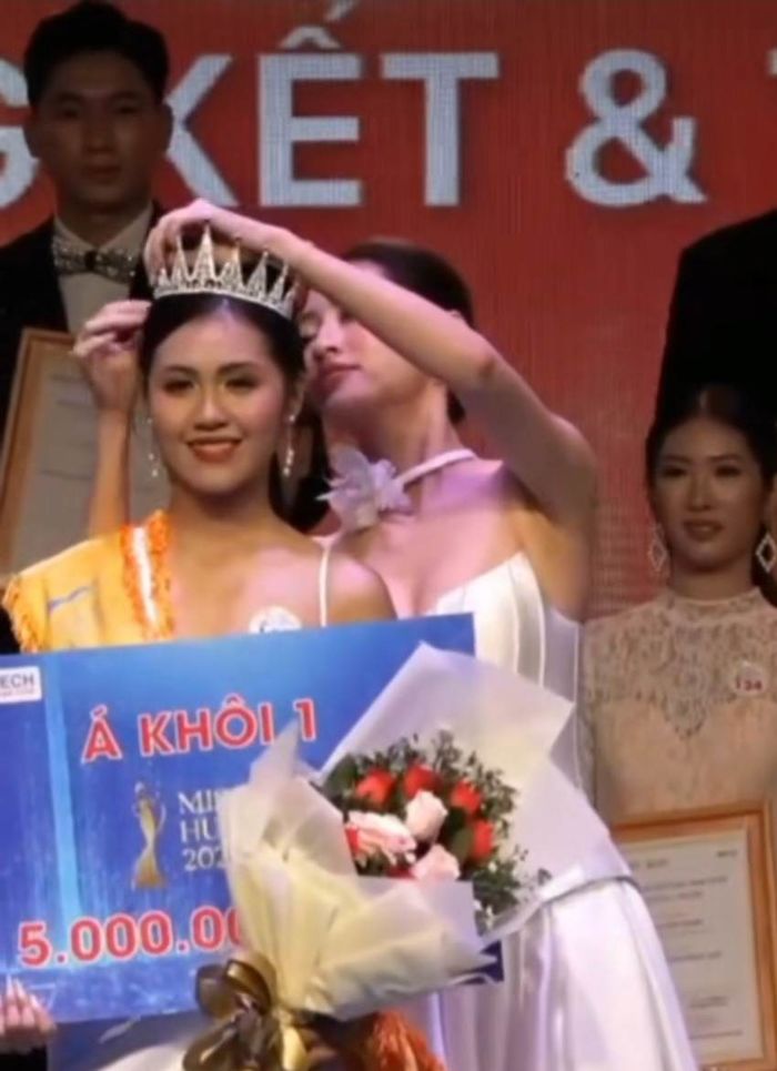 Ảnh hot sao Việt 11/3: Trấn Thành khoe khán giả Mỹ ủng hộ Nhà Bà Nữ