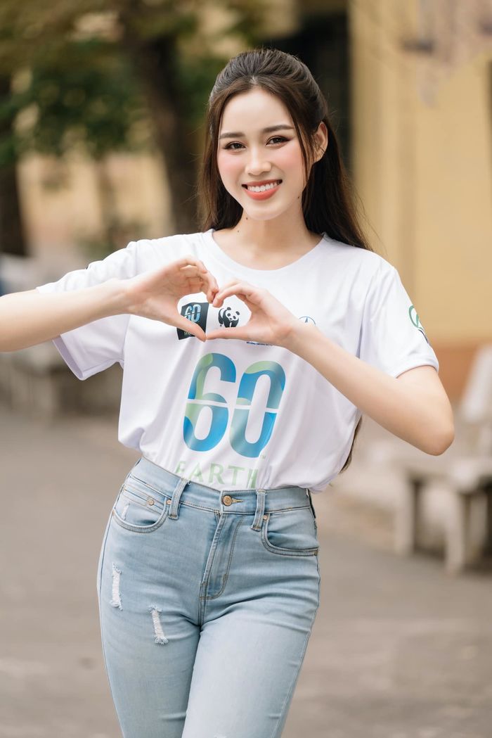 Ảnh hot sao Việt 20/3: Hoa hậu Ngọc Châu cắt tóc ngắn xả xui