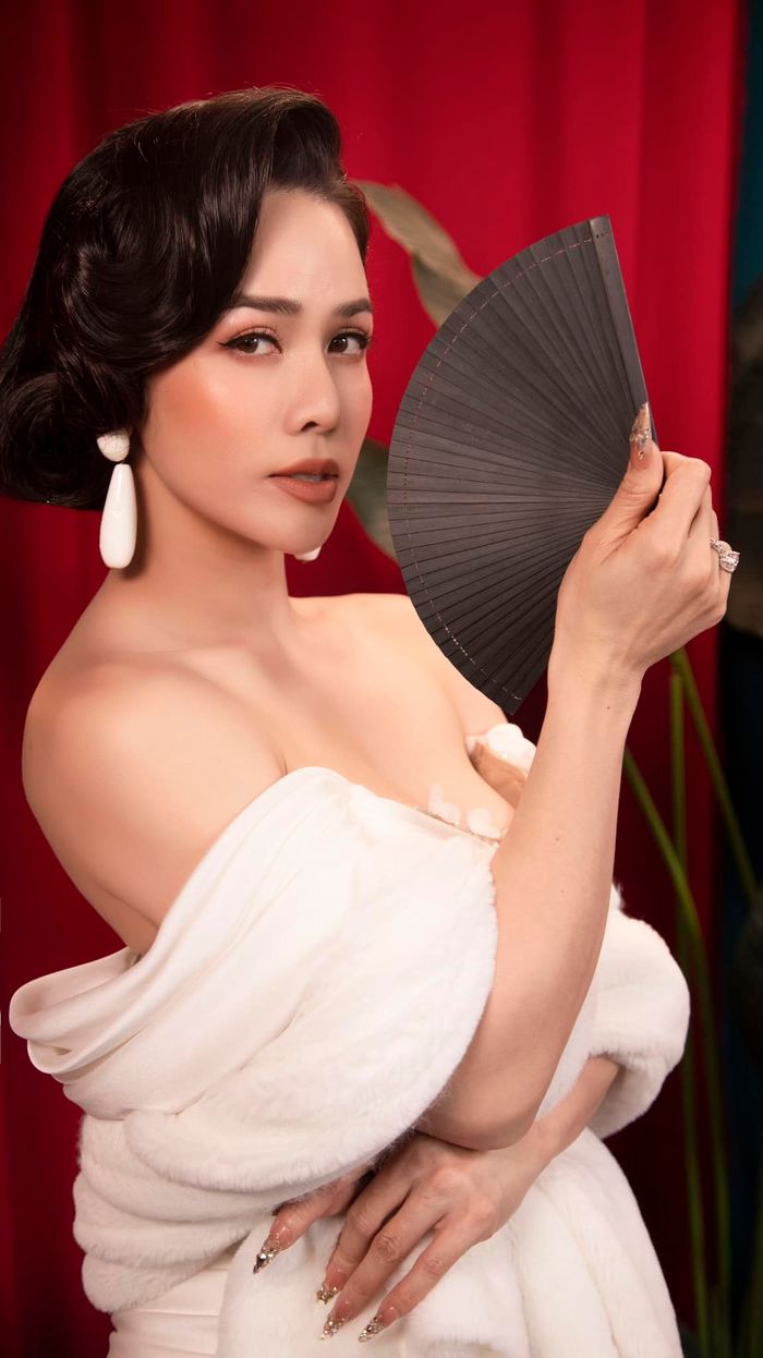 Ảnh hot sao Việt 8/3: Minh Tú là giám khảo Miss Grand Vietnam 2023