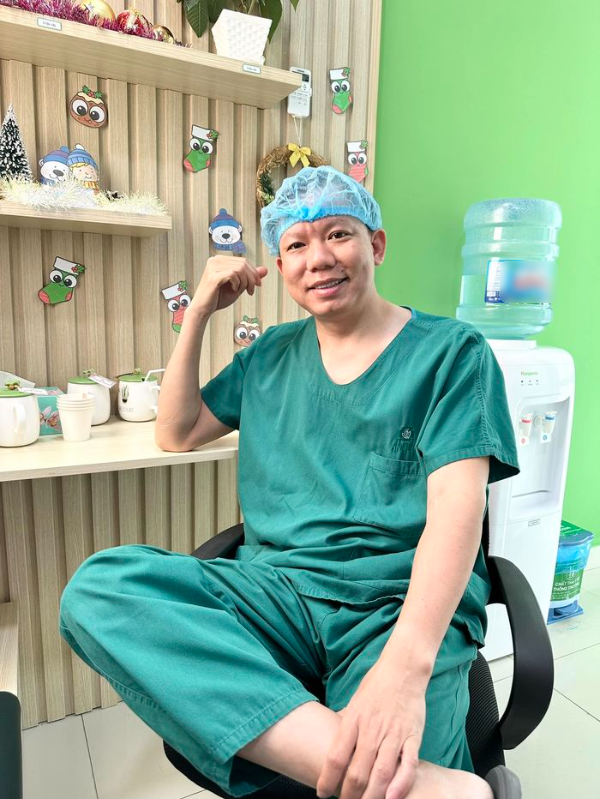 Bác sĩ đỡ đẻ ca sinh 5 đầu tiên ở Việt Nam nổi tiếng mát tay