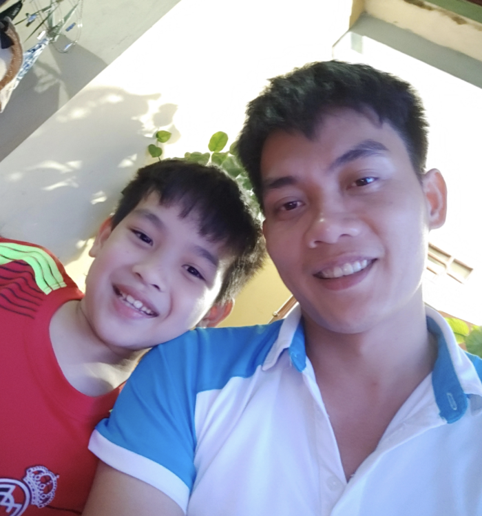 Bác tài xế có tâm soi đường cho cô đồng nát suốt đoạn dài
