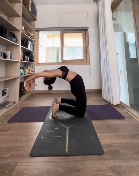 Bất chấp bị ngăn cản, mẹ bầu Phương Trinh Jolie vẫn bật ngửa tập yoga