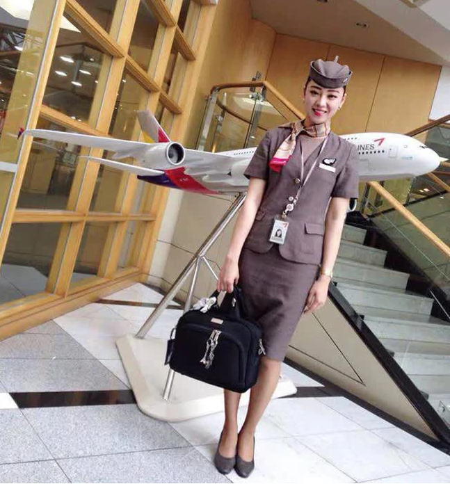 Bỏ sự nghiệp, nữ tiếp viên hàng không viên mãn bên chồng và việc mới