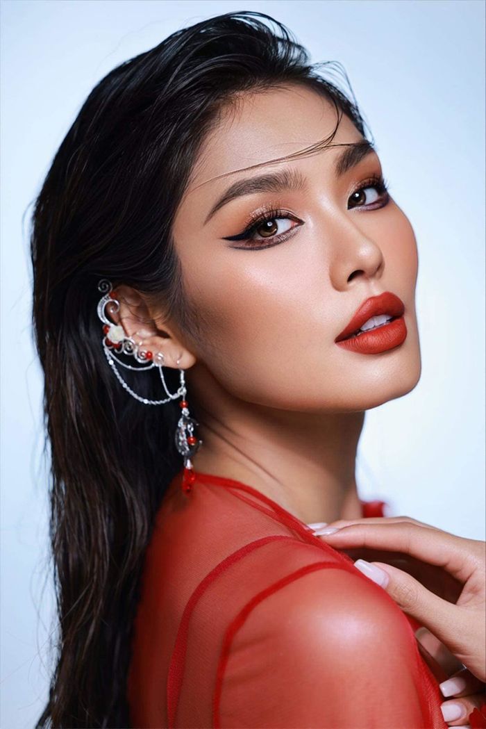 Bùi Quỳnh Hoa bất ngờ khi bị đồn thay Thảo Nhi Lê thi Miss Universe