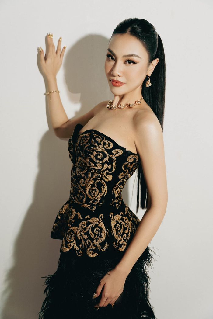 Bùi Quỳnh Hoa bất ngờ khi bị đồn thay Thảo Nhi Lê thi Miss Universe