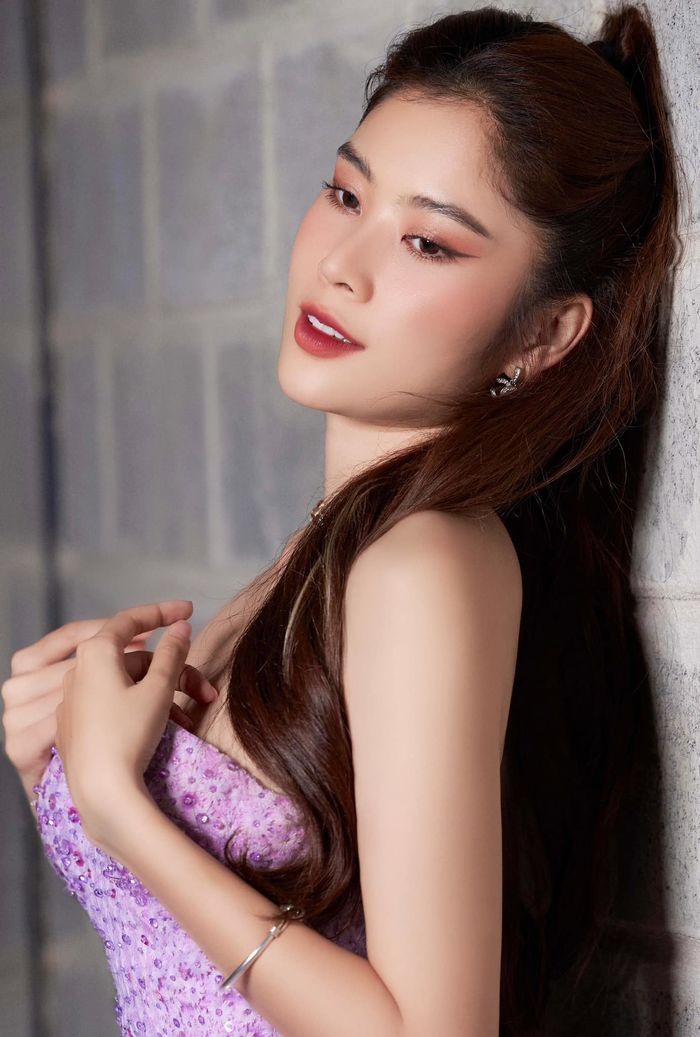 Ảnh hot sao Việt 18/3: Ảnh cũ ngố tàu của Nam Anh, từ bé chân đã dài