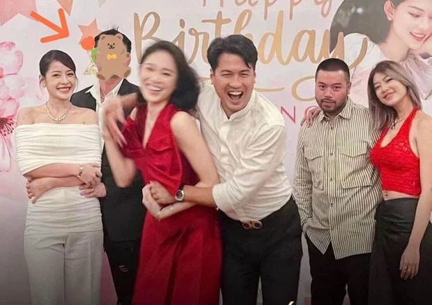 Từ ngày nghi có bạn trai: Chi Pu đẹp sang, giao hảo toàn dâu hào môn