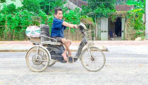 Chuyện tình như mơ của người đàn ông khuyết cả hai chân