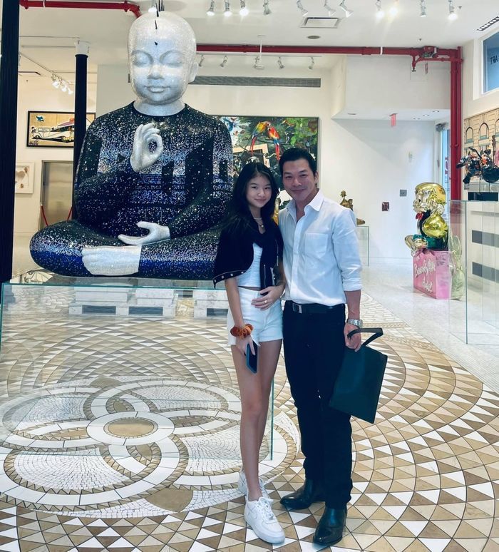 Con gái Trương Ngọc Ánh được mẹ cho lên sóng: Ra dáng thiếu nữ