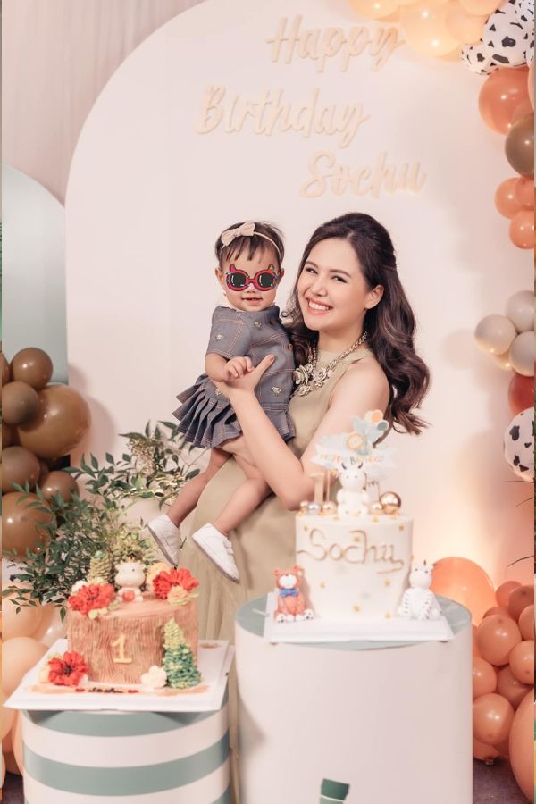 Con Phanh Lee, Đặng Thu Thảo đảm đang từ thuở trứng nước